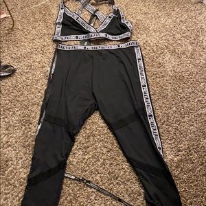 PRETTYLITTLETHING workout set